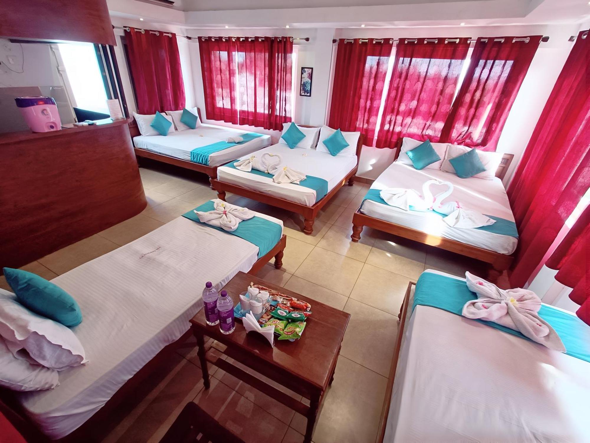 Le Holiday Inn Пондичерри Экстерьер фото
