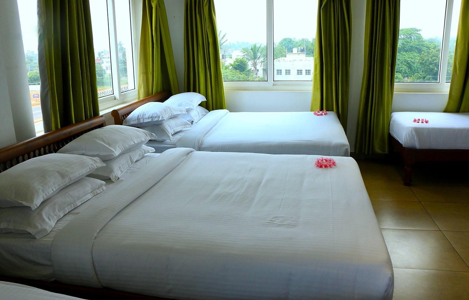 Le Holiday Inn Пондичерри Экстерьер фото