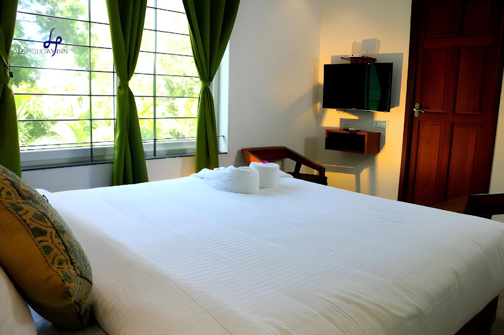 Le Holiday Inn Пондичерри Экстерьер фото
