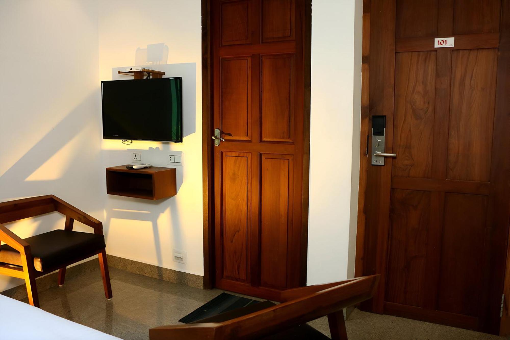 Le Holiday Inn Пондичерри Экстерьер фото