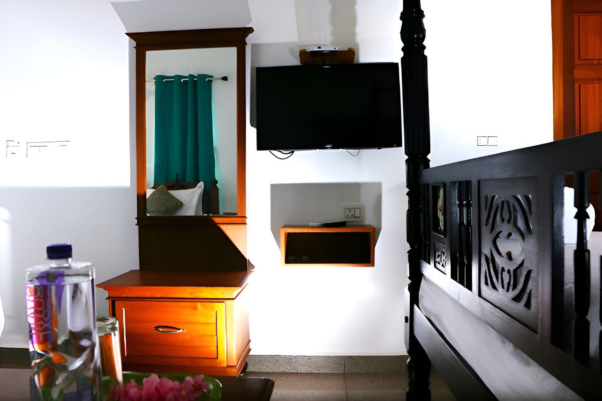 Le Holiday Inn Пондичерри Экстерьер фото