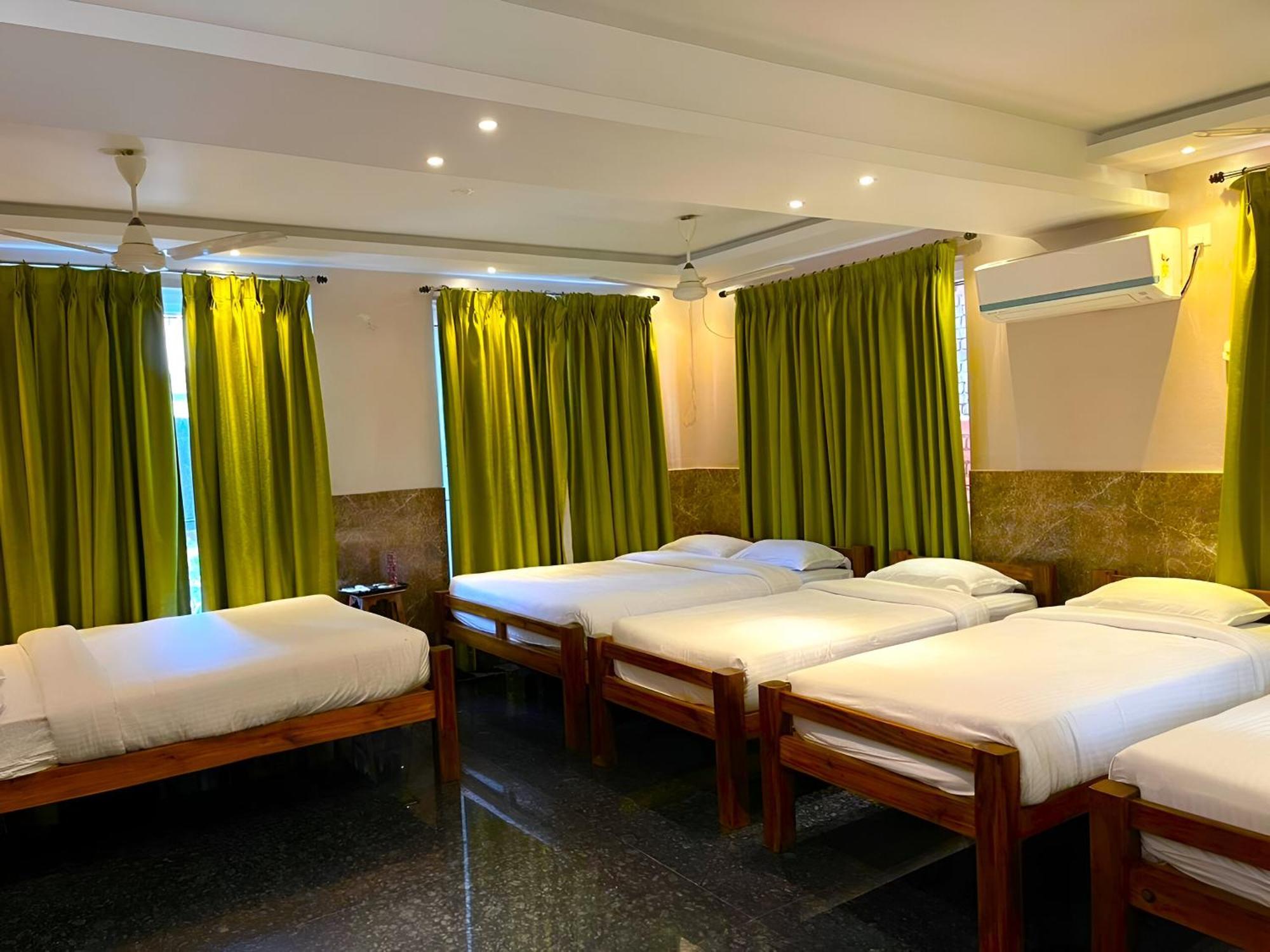 Le Holiday Inn Пондичерри Экстерьер фото
