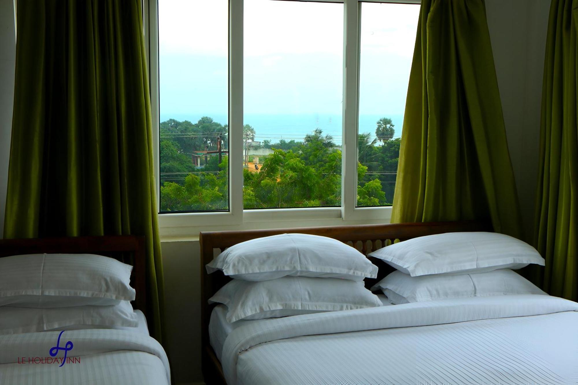 Le Holiday Inn Пондичерри Экстерьер фото