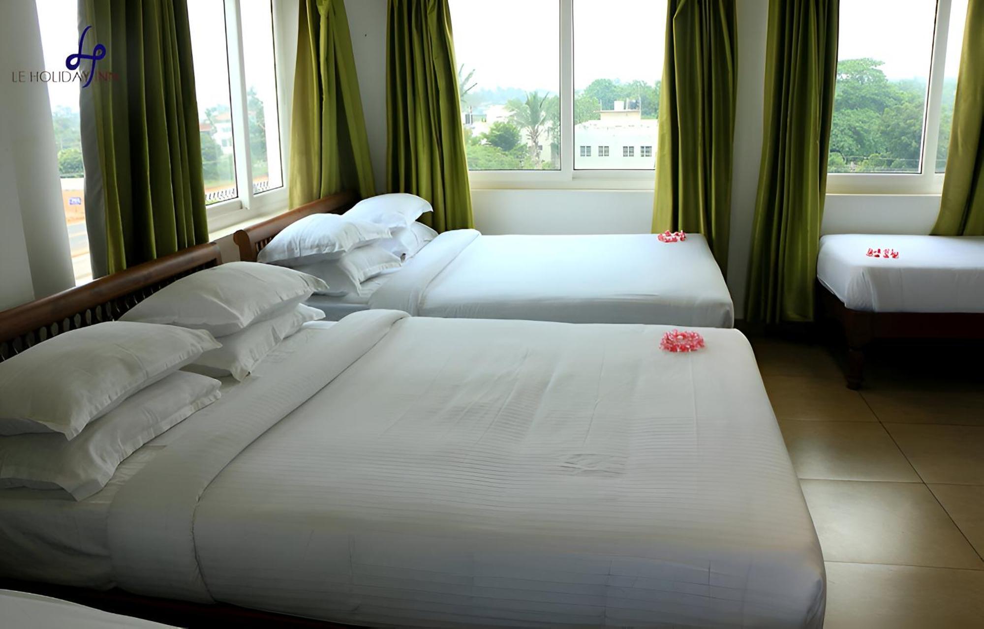 Le Holiday Inn Пондичерри Экстерьер фото