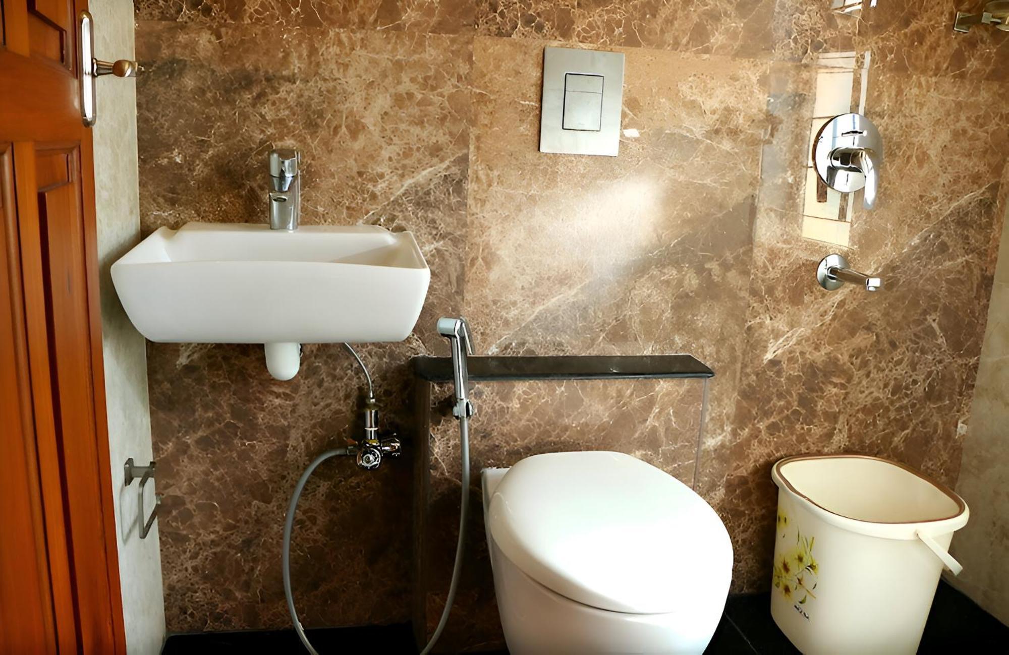 Le Holiday Inn Пондичерри Экстерьер фото