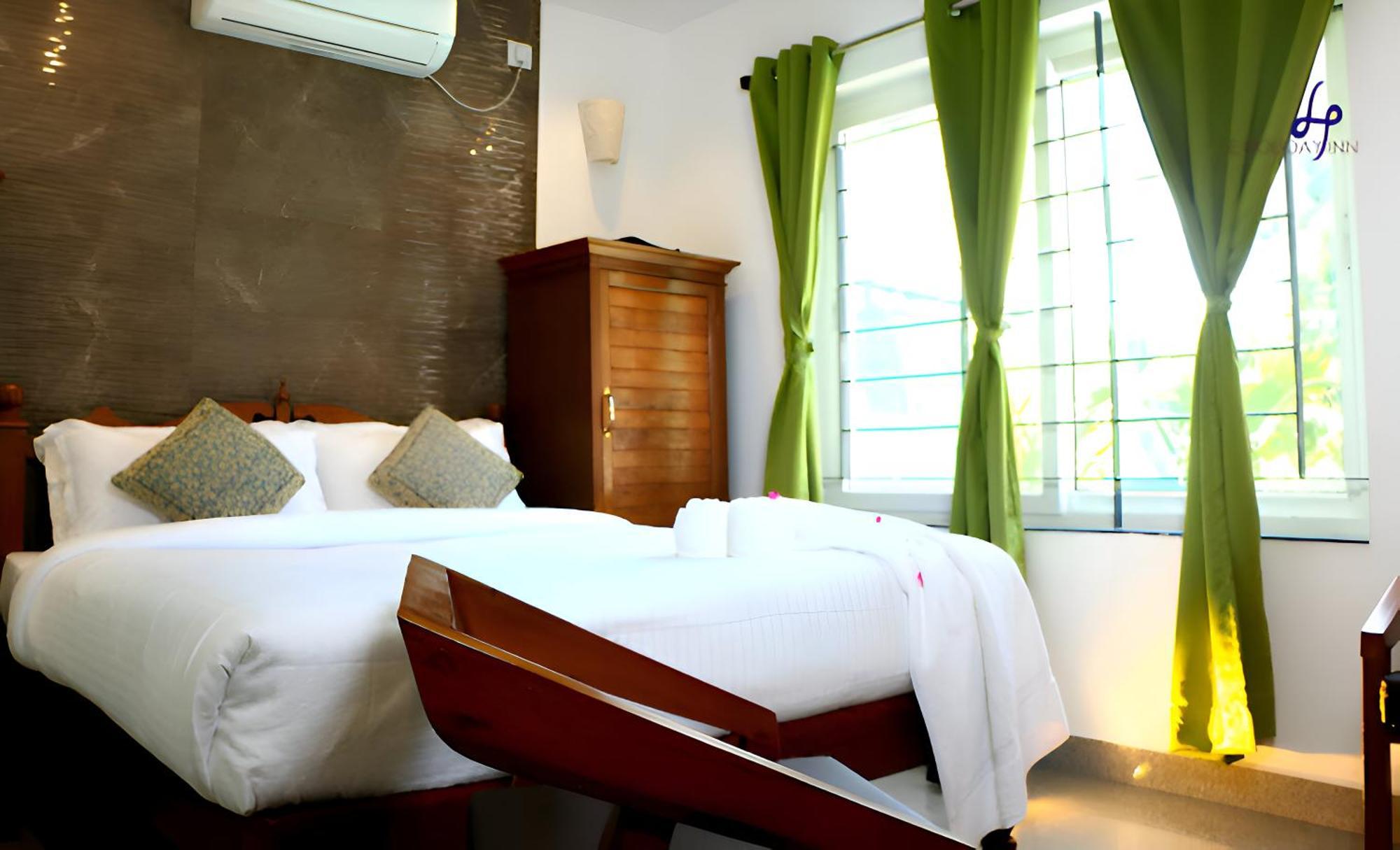Le Holiday Inn Пондичерри Экстерьер фото